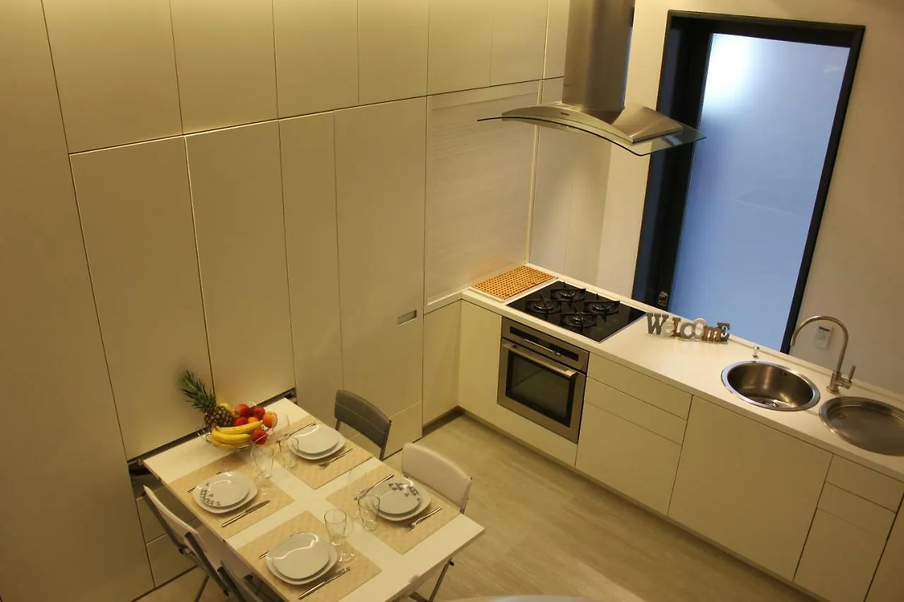 Exclusive & Central With Private Garden Apartament Genewa