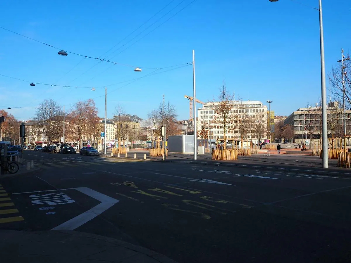 Apartment Ferienwohnung Exclusive & Central With Private Garden Genf