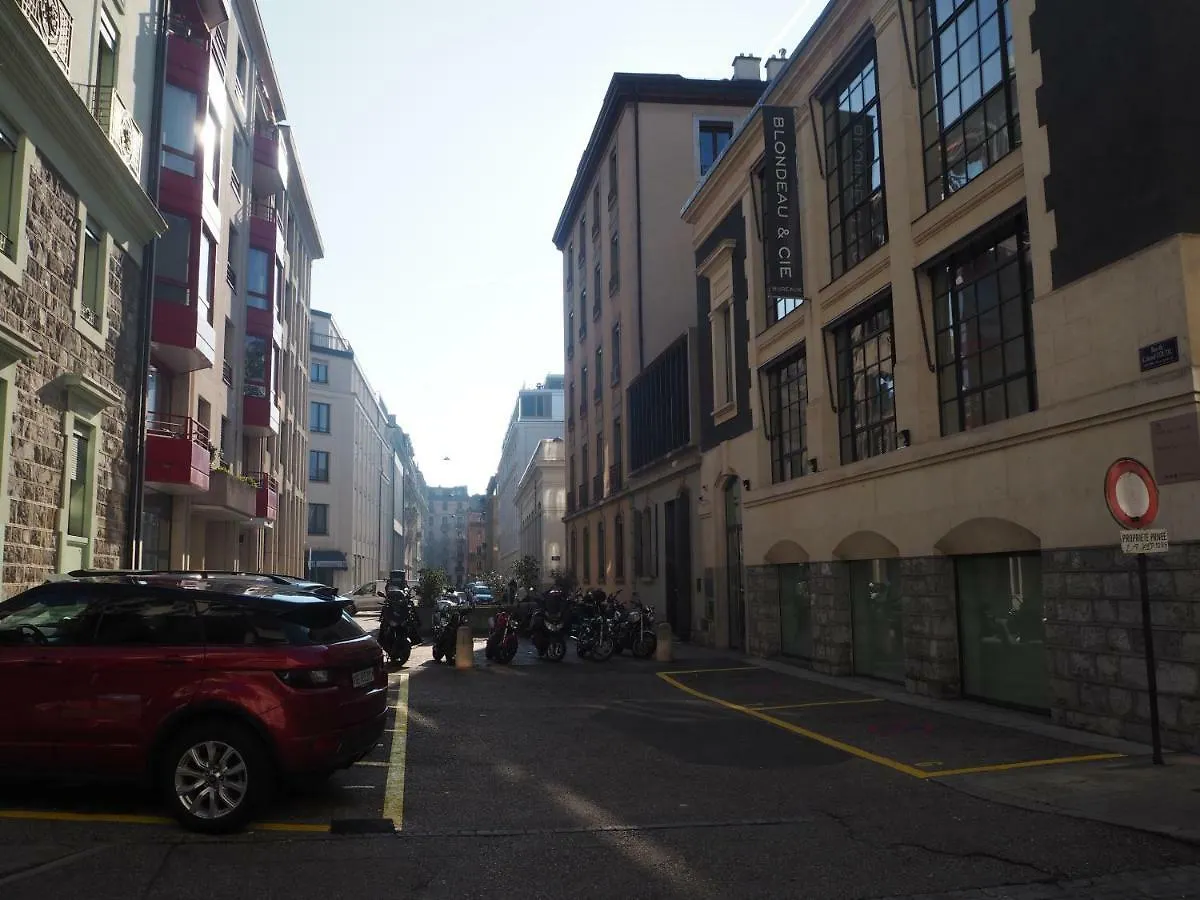 Apartment Ferienwohnung Exclusive & Central With Private Garden Genf Schweiz
